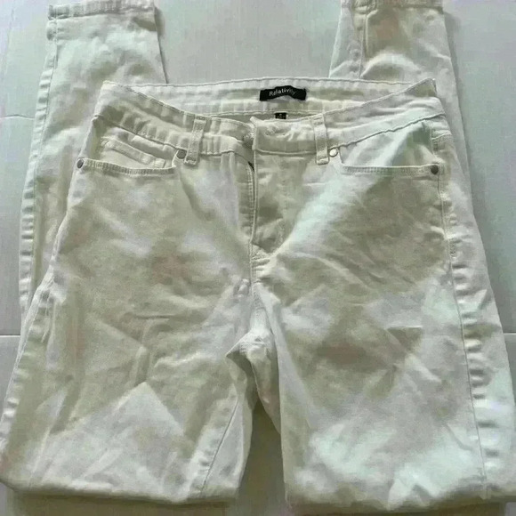 Women’s Jeans Relativity White Size 8 - Picture 1 of 3
